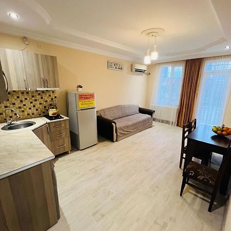 Aparthotel My Home Batumi Luaran gambar