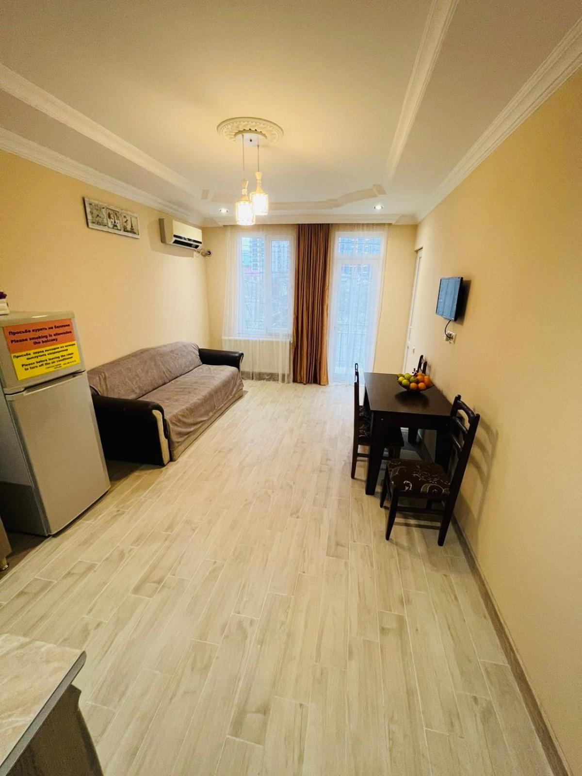 Aparthotel My Home Batumi Luaran gambar
