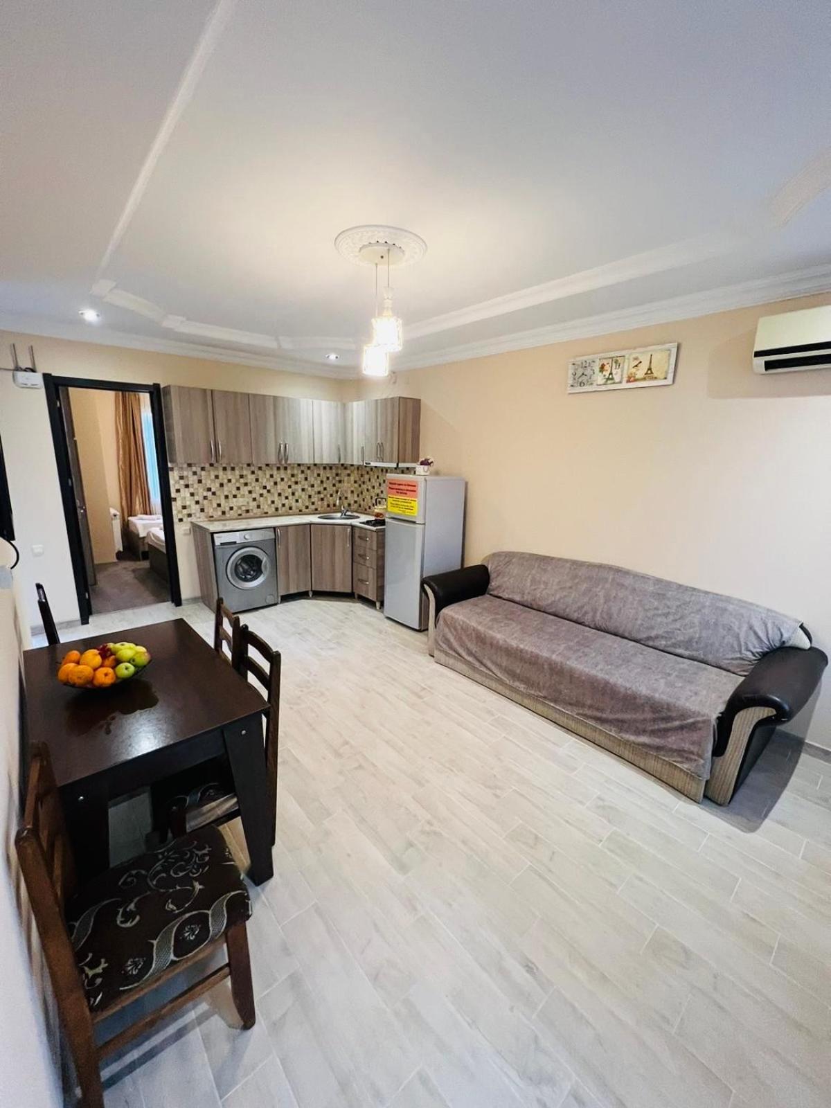 Aparthotel My Home Batumi Luaran gambar