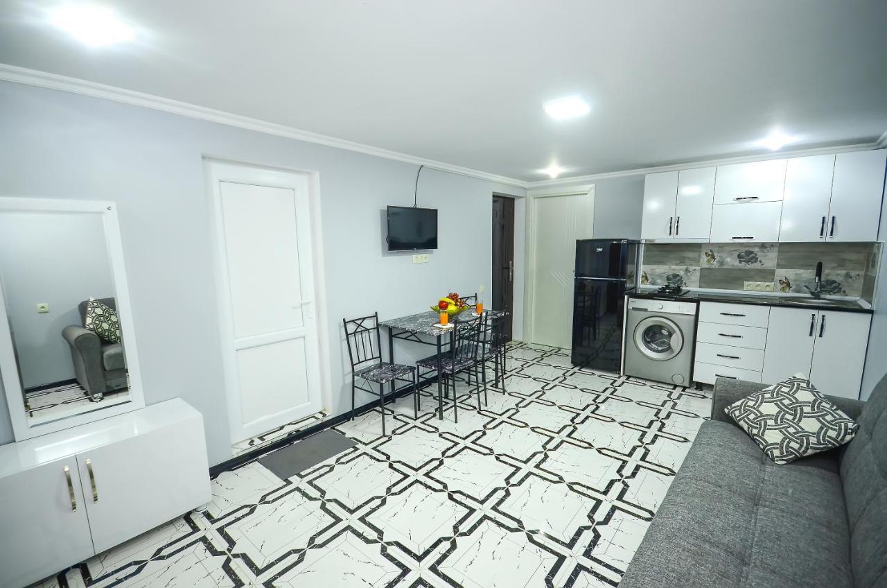Aparthotel My Home Batumi Luaran gambar