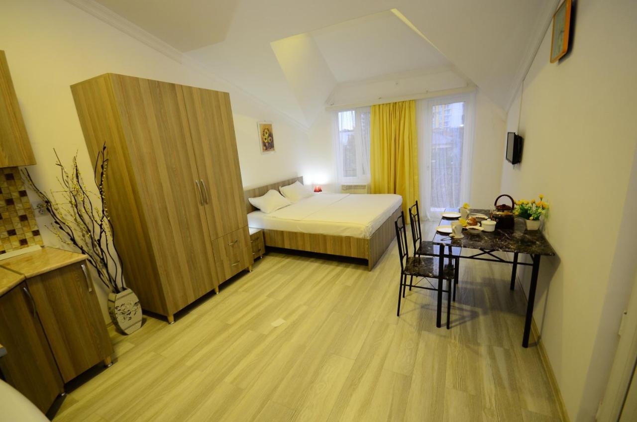 Aparthotel My Home Batumi Luaran gambar
