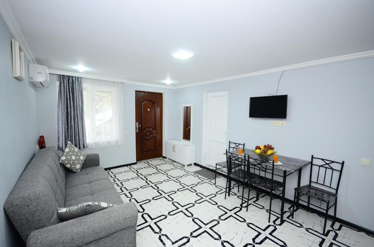 Aparthotel My Home Batumi Luaran gambar